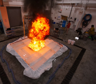 Illustration for article titled Burning Oil on Ice Doesn't Work as Hoped